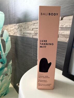 Bali Body Luxe Tanning Mitt - new unused